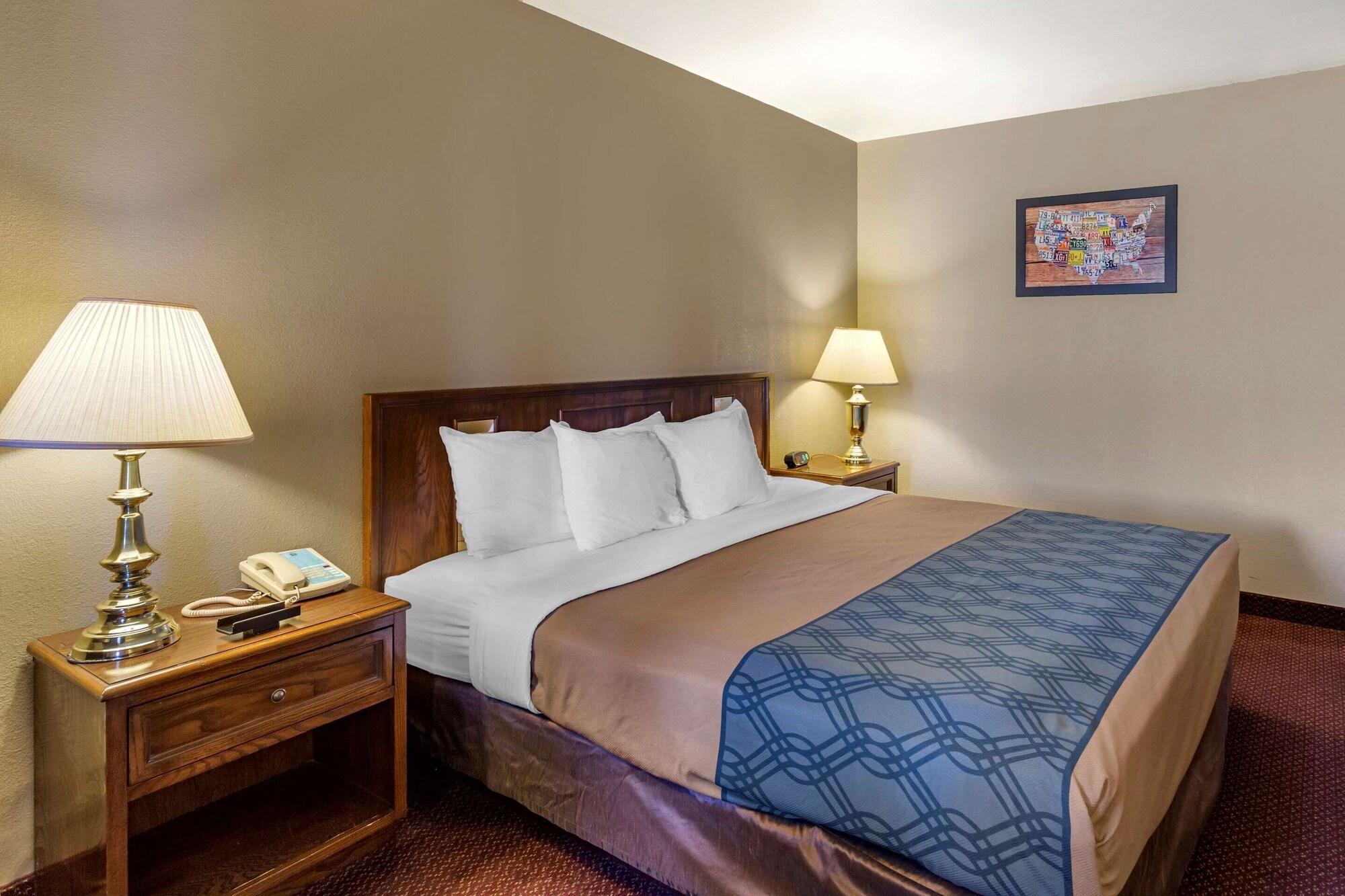 Econo Lodge Inn & Suites Санди Экстерьер фото
