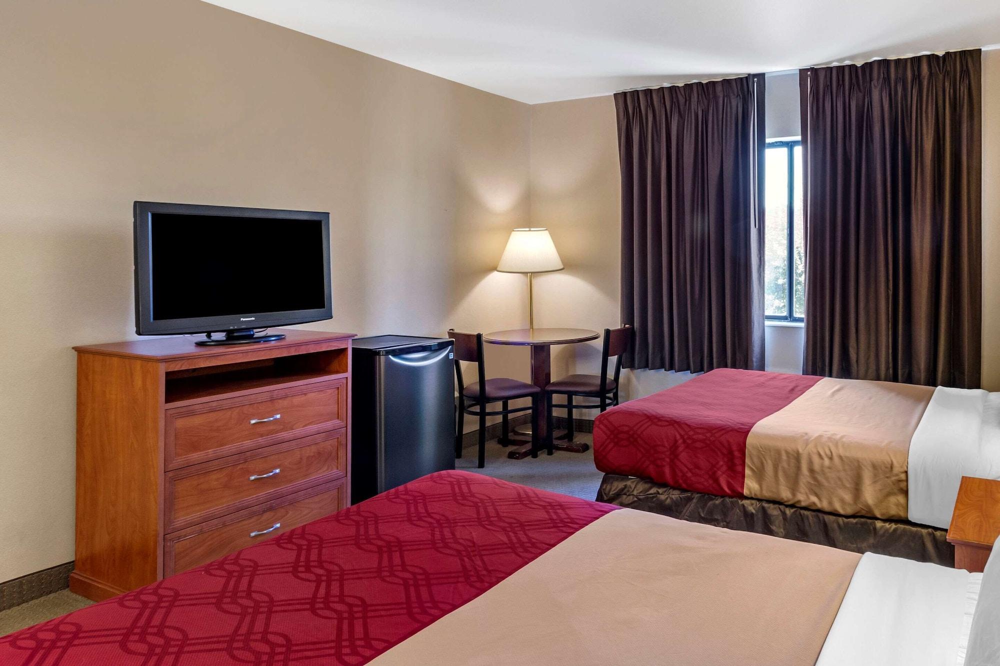 Econo Lodge Inn & Suites Санди Экстерьер фото