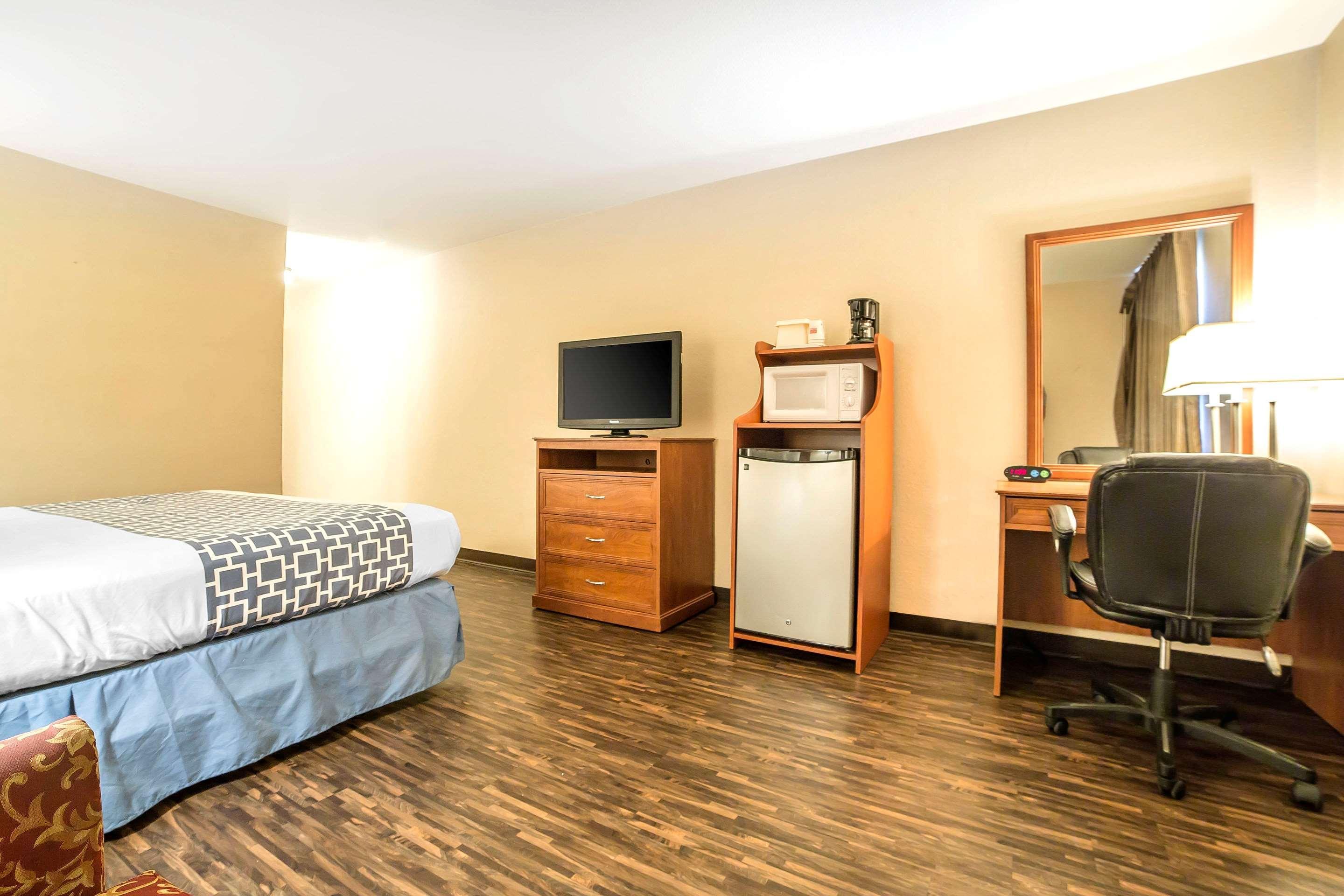 Econo Lodge Inn & Suites Санди Экстерьер фото