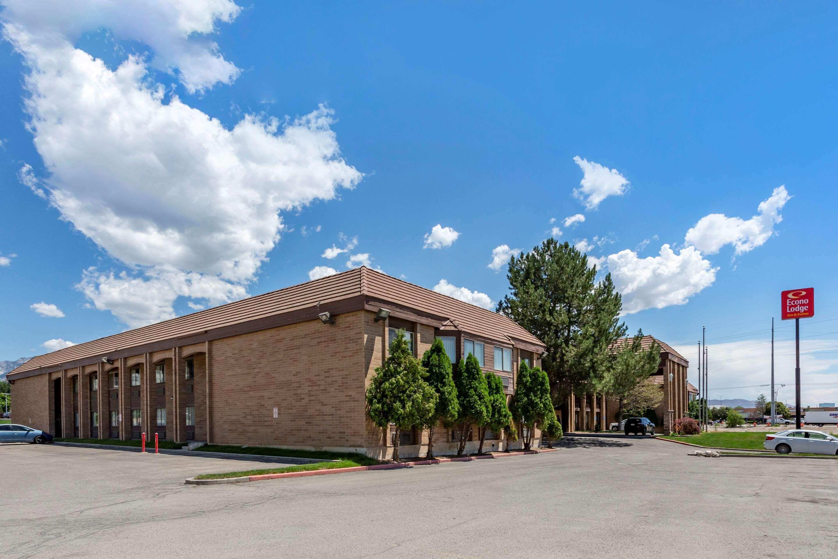 Econo Lodge Inn & Suites Санди Экстерьер фото
