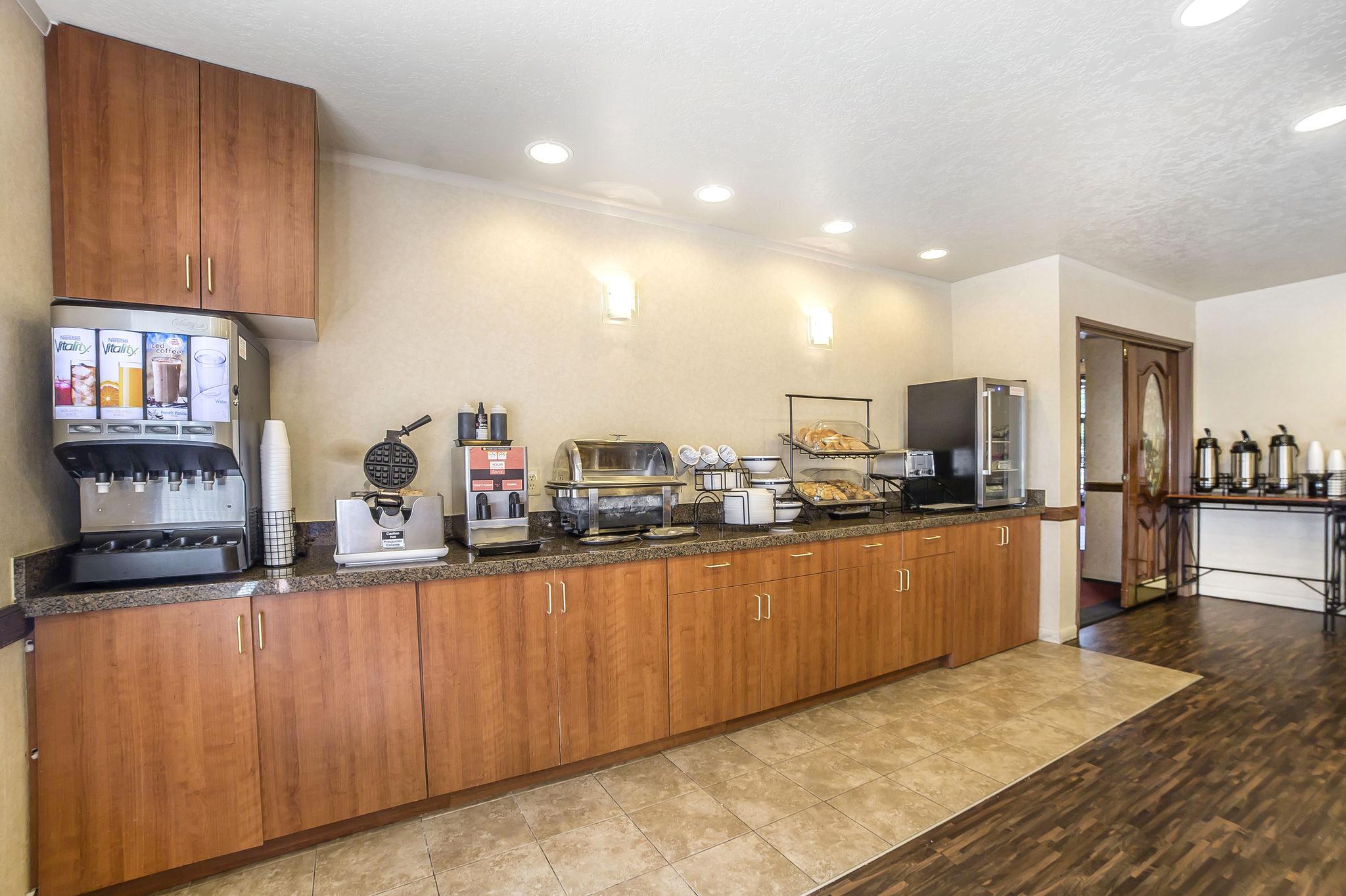 Econo Lodge Inn & Suites Санди Экстерьер фото