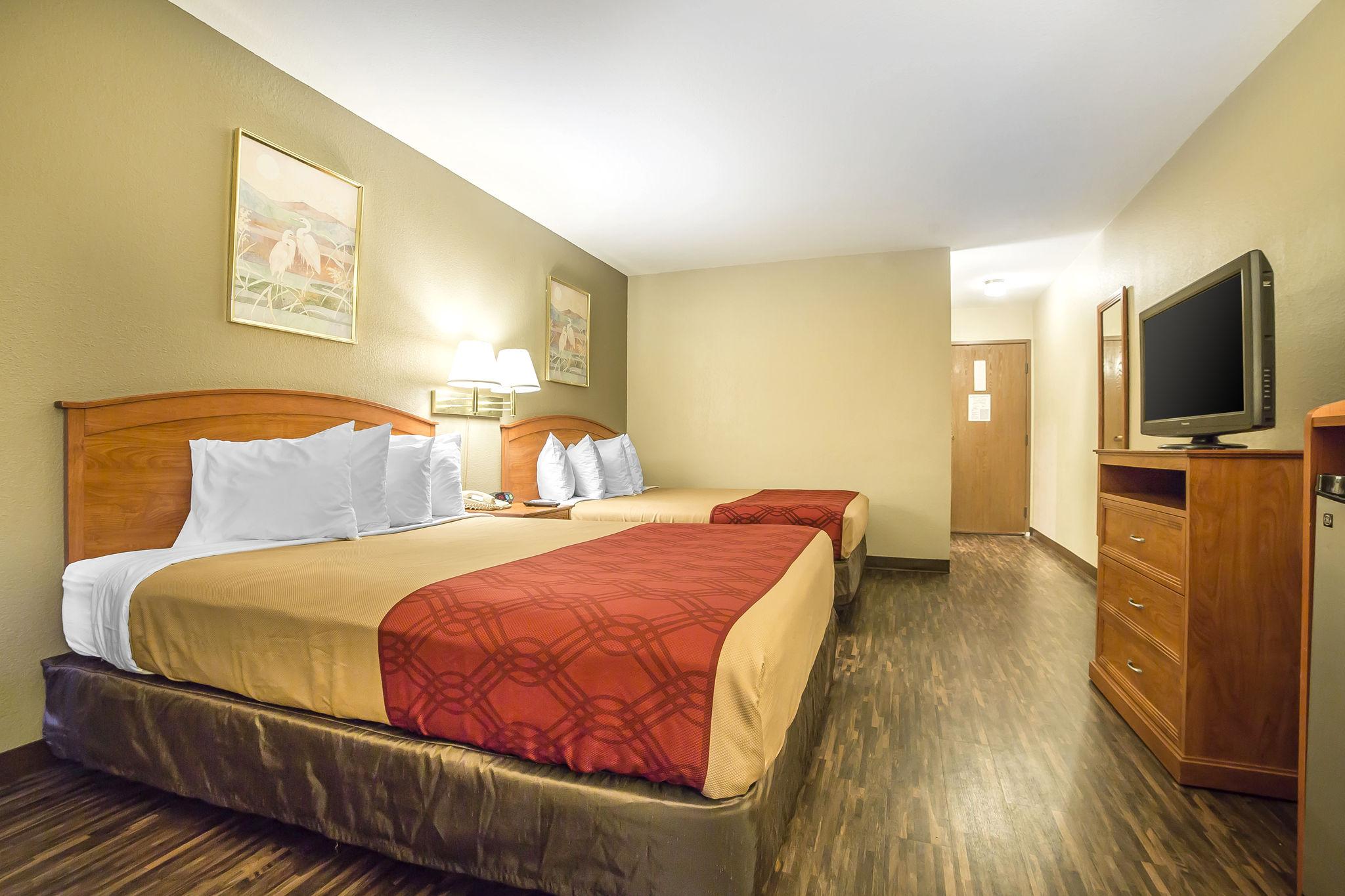 Econo Lodge Inn & Suites Санди Экстерьер фото