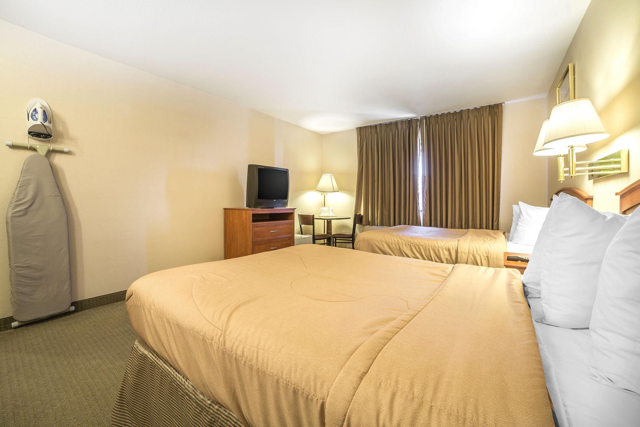 Econo Lodge Inn & Suites Санди Экстерьер фото