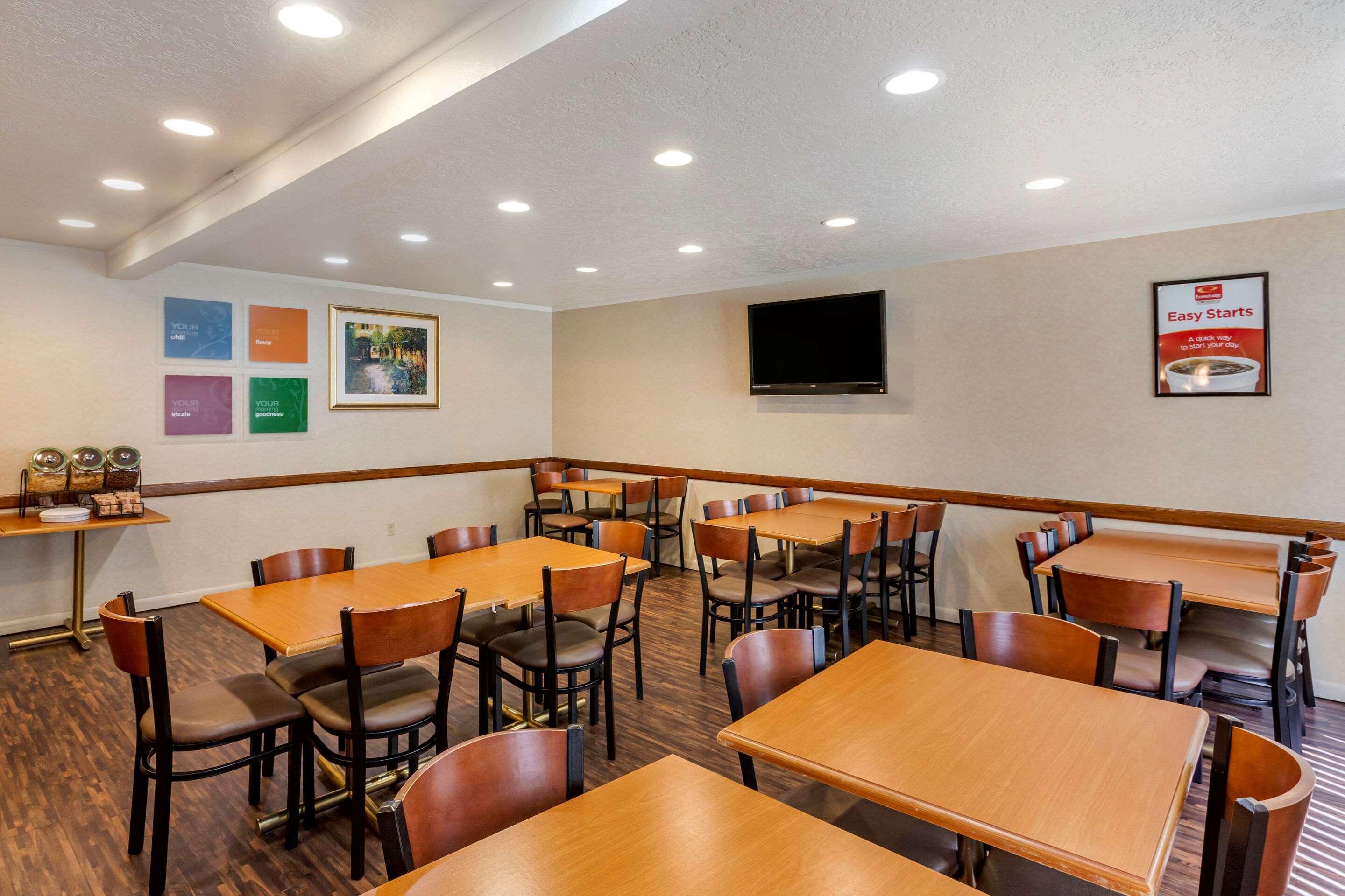 Econo Lodge Inn & Suites Санди Экстерьер фото