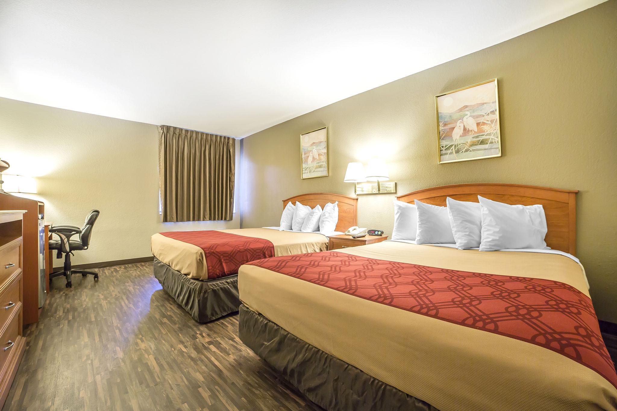 Econo Lodge Inn & Suites Санди Экстерьер фото