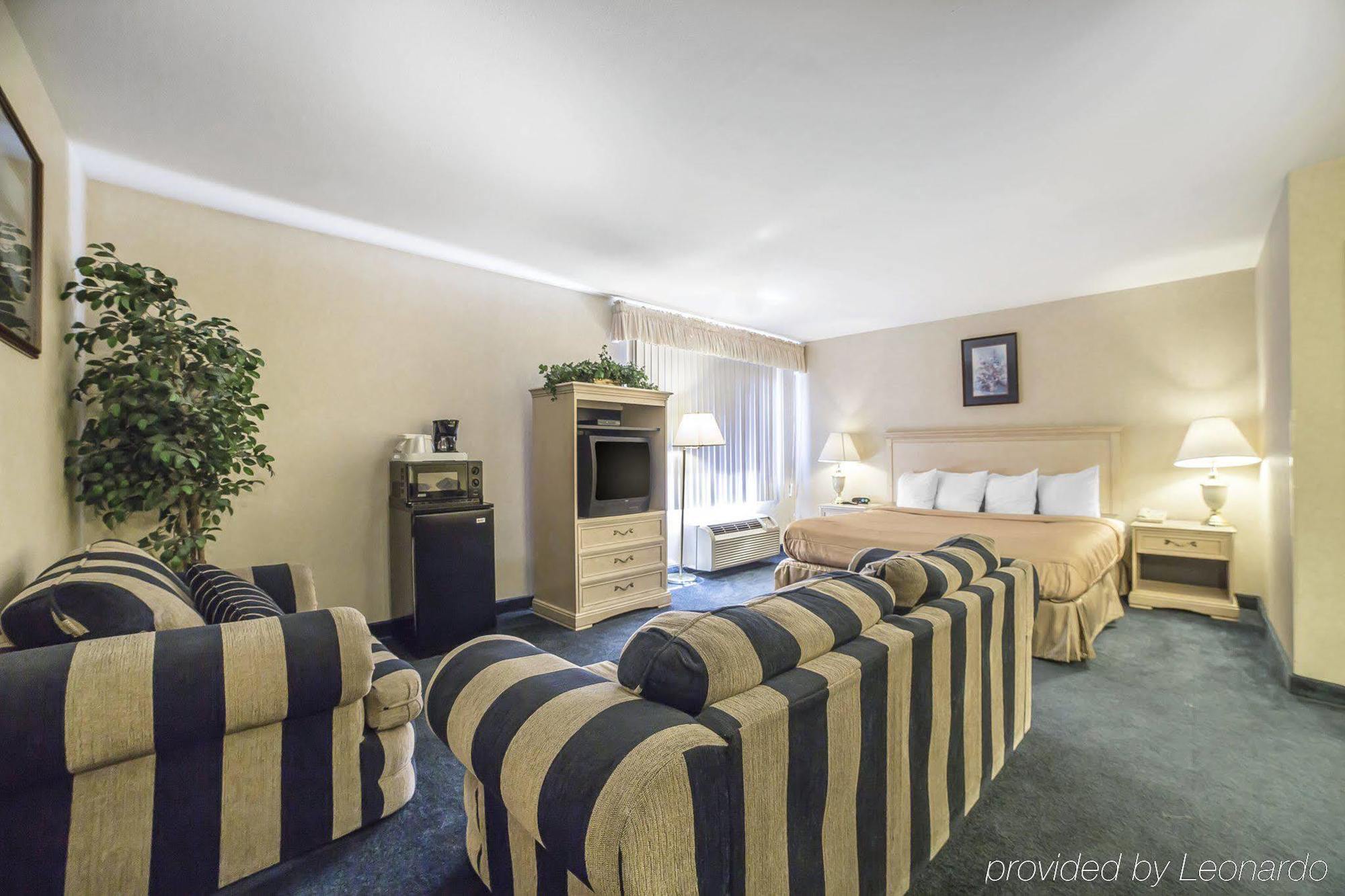 Econo Lodge Inn & Suites Санди Экстерьер фото