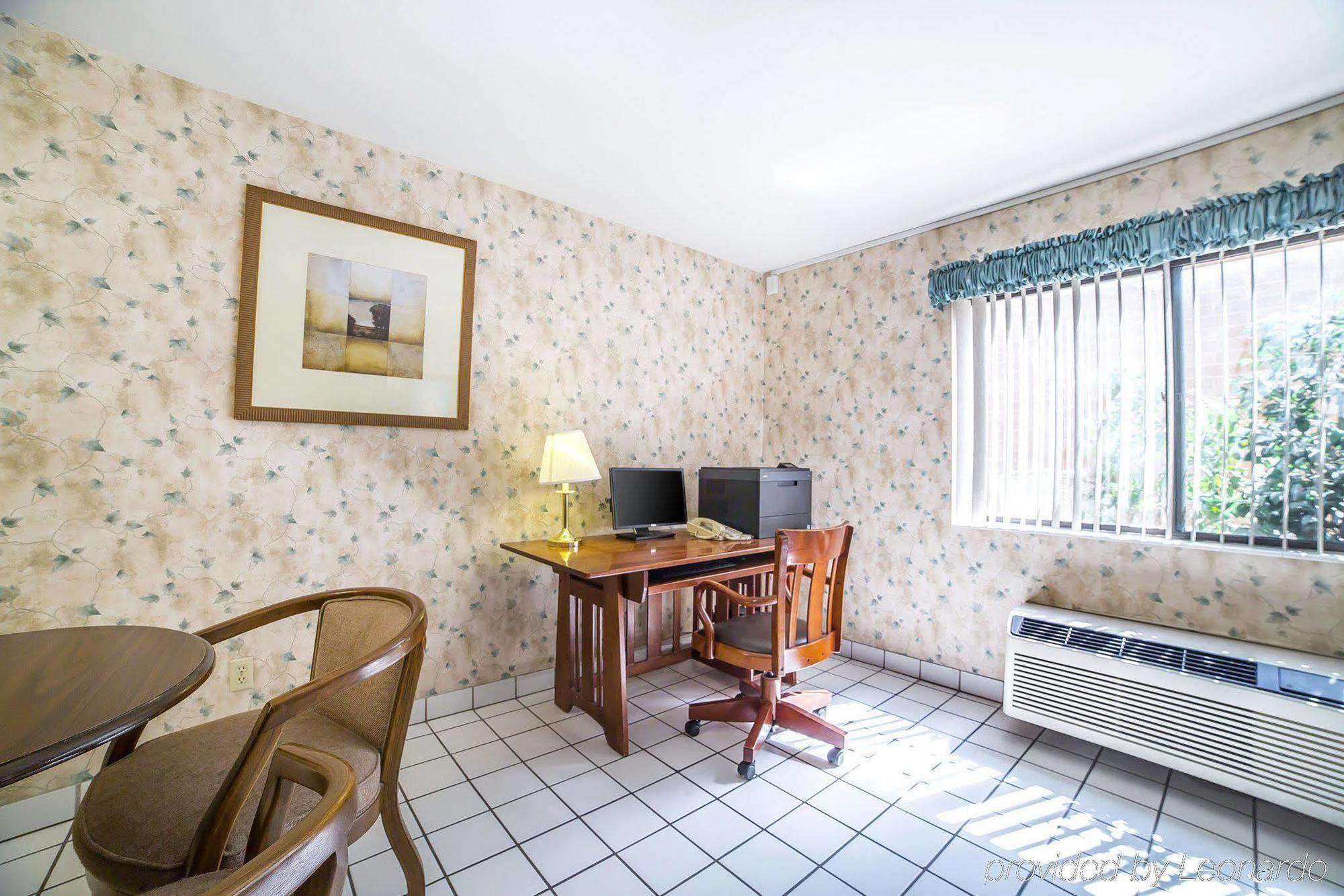Econo Lodge Inn & Suites Санди Экстерьер фото
